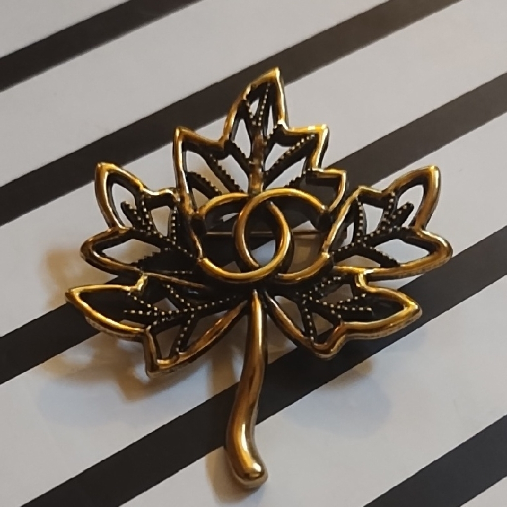 Gold-Tone Maple Leaf 🍁 Brooch Pin